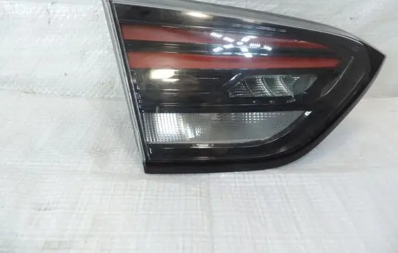 Opel Crossland X Tailgate rear/tail lights 
