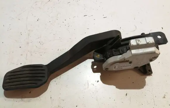 Volvo S80 Accelerator throttle pedal 30636005