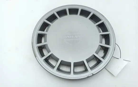 Volvo 760 R15 wheel hub/cap/trim 1392530 11252