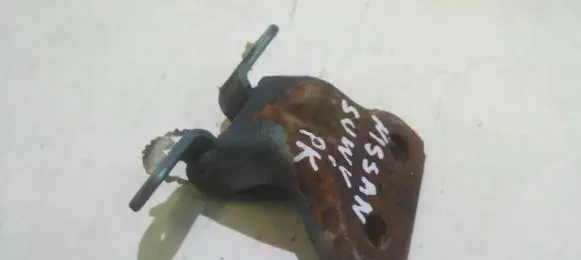 Nissan Sunny Front door upper hinge