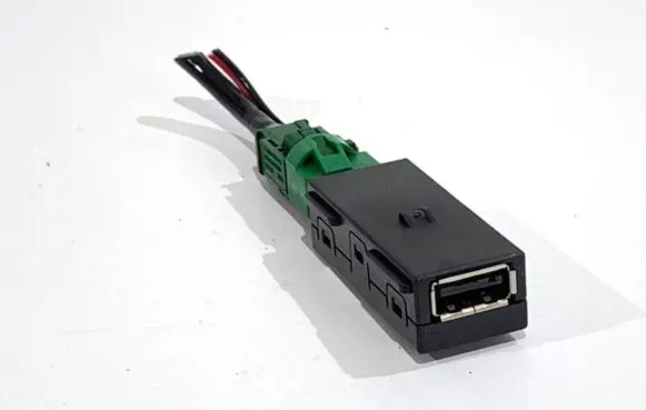 Skoda Octavia Mk3 (5E) USB socket connector 5Q0035726E
