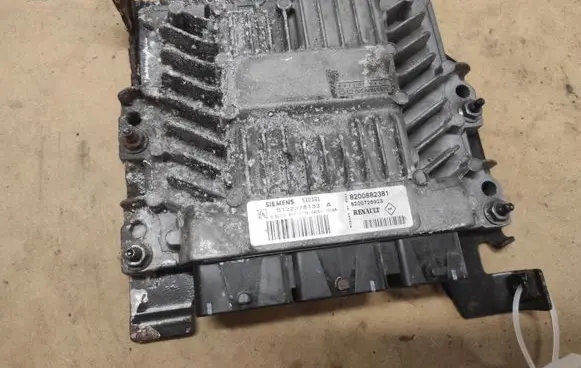 Renault Laguna III Engine control unit/module 8200882381 8200726923 S122326133