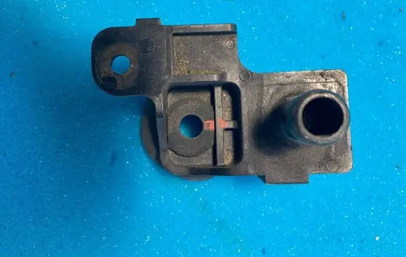 Jaguar F-Pace Radiator support slam panel bracket GX738K007BD GX73-8K007-BD