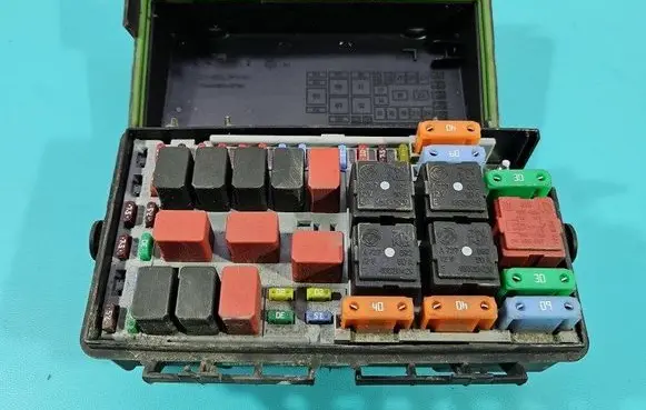 Fuse box set