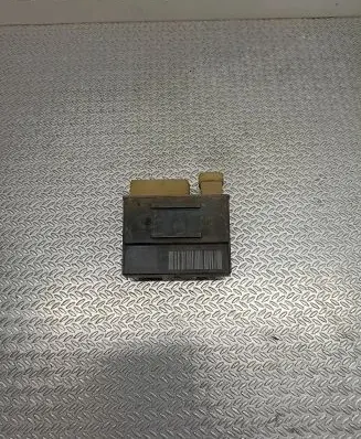 Peugeot 207 Glow plug pre-heat relay 9652021180 018010951 2071434