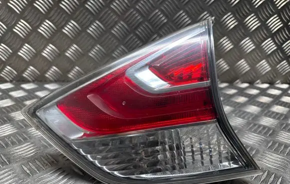 Nissan X-Trail T32 Tailgate rear/tail lights 22617939