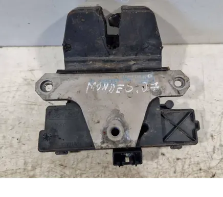 Loading door lock