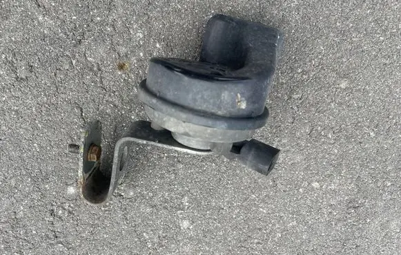 BMW 1 E81 E87 Horn signal 703881157