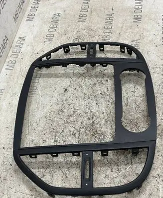 Mercedes-Benz V Class W447 Radio/GPS head unit trim A4476890011