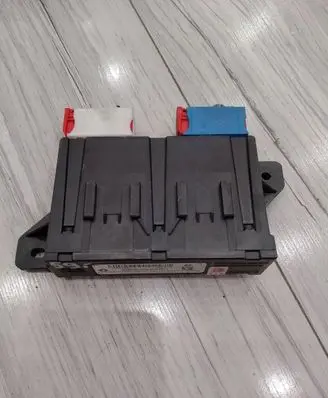 Peugeot 208 Door control unit/module 9800559580