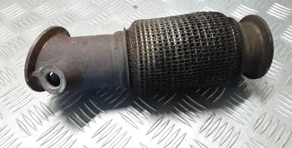 Nissan Navara D23 Muffler pipe connector clamp 