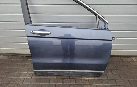 Honda CR-V Front door