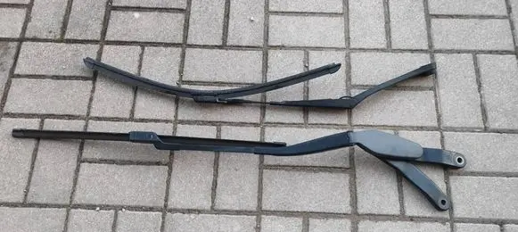 Mercedes-Benz E W212 Front wiper blade arm A2128201644 A2128201544