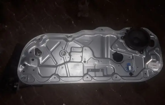Volvo C30 Front window lifting mechanism without motor 8679979