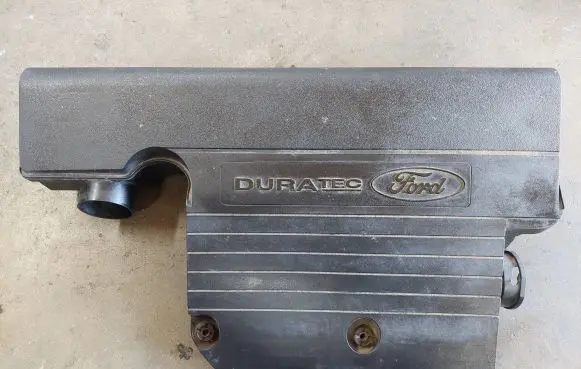 Ford Fiesta Air filter box 2S619600CE C6W4A 170103