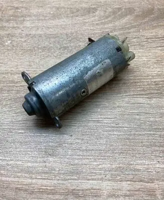 Mercedes-Benz S W220 Seat adjustment motor 2208202542 130002498