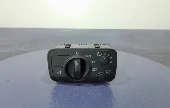 Audi Q2 - Light switch