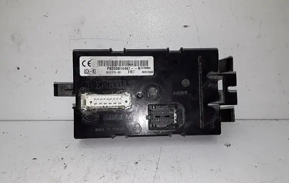 Renault Trafic II (X83) Engine control unit/module 28121279-8A