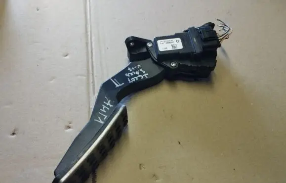 Jeep Grand Cherokee (WK) Accelerator throttle pedal 53013868AC