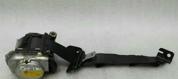 BMW X1 F48 F49 Rear seatbelt 7425071