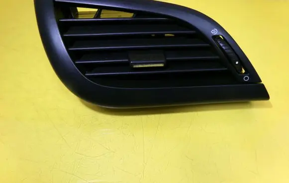 Peugeot 207 Dashboard side air vent grill/cover trim 9650088577