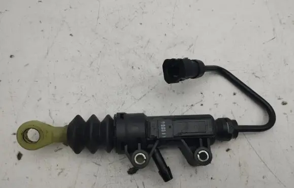 Mini Cooper Countryman R60 Clutch master cylinder 6774078