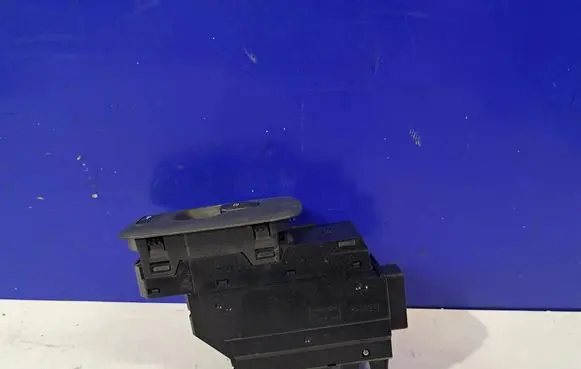 Volvo XC90 Electric window control switch 30658147