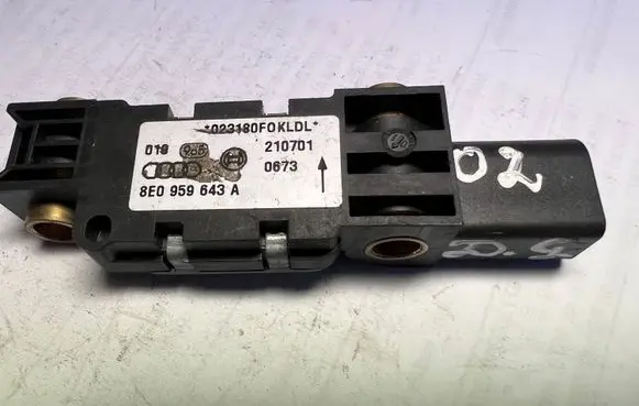 Audi A4 S4 B6 8E 8H Airbag deployment crash/impact sensor 8E0959643A