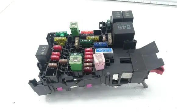 Audi A3 S3 8P Fuse box set 5Q0937615