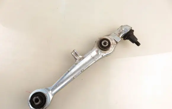 Audi A4 S4 B5 8D Front lower control arm/wishbone 103779