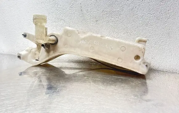 Opel Frontera B Windshield washer fluid reservoir/tank 010026