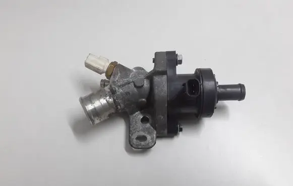 Toyota Prius (XW50) EGR valve 6J01AJ0166