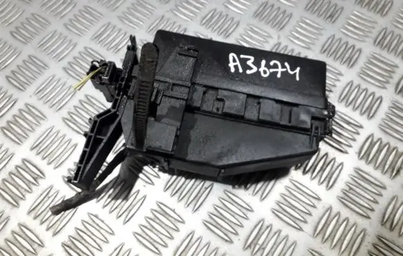 Nissan Sunny Fuse box set 2438286R14