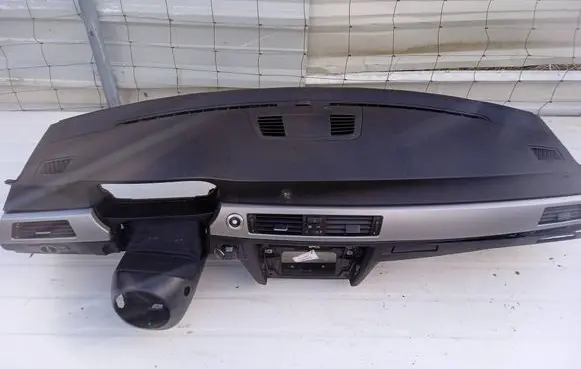 BMW 3 E90 E91 Dashboard BMW7075392 7075392