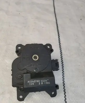 Toyota RAV 4 (XA20) Air flap motor/actuator Ae0637008320