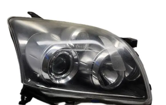Toyota Avensis T250 Headlight/headlamp 8117005240