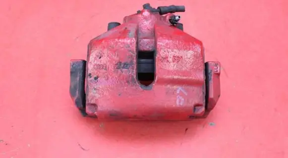 Volkswagen Golf Plus Front brake caliper