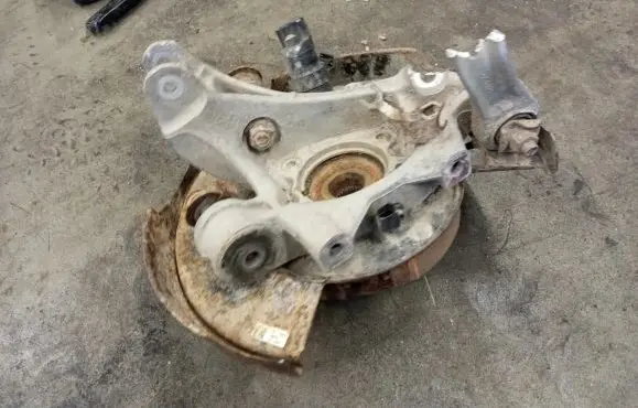 Porsche Cayenne (92A) Rear wheel hub spindle/knuckle 7P0609483E 7P0609483 95831104211
