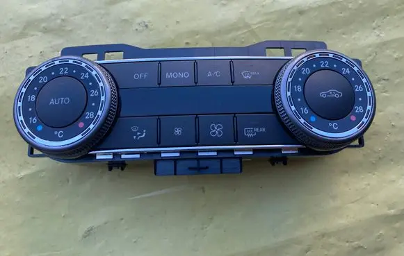Mercedes-Benz C AMG W204 Climate control unit A2048305790