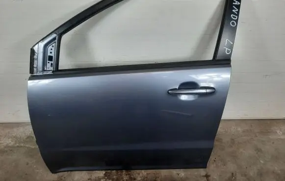 SsangYong Korando Front door