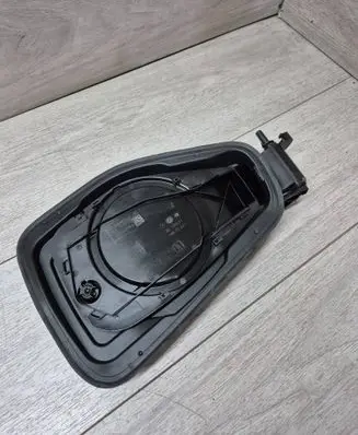 BMW 2 Active Tourer U06 Fuel tank filler cap 8737760