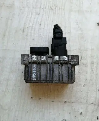 Opel Insignia A Glow plug pre-heat relay 55574293