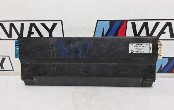 BMW 5 E34 Air conditioner control unit module 8390088