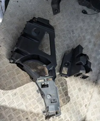Peugeot 3008 III Rear bumper mounting bracket 9839884880 9839884280