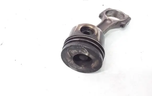Opel Vivaro Piston with connecting rod