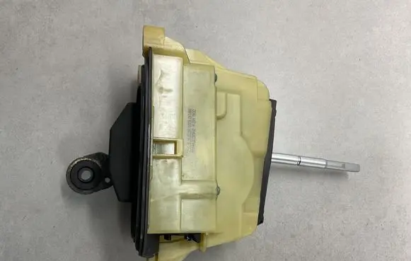 Mercedes-Benz C W204 Gear shifter/selector 204267003