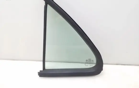 Rear vent window glass