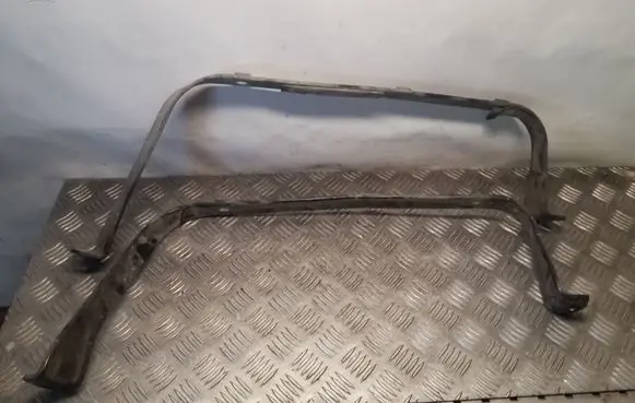 Chrysler 300 - 300C Fuel tank mounting bracket 