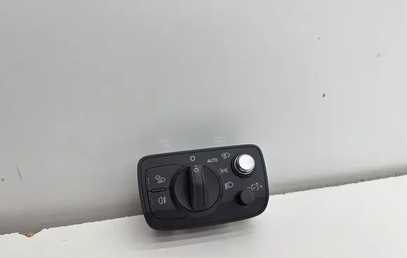 Audi Q2 - Light switch 8V0941531BL