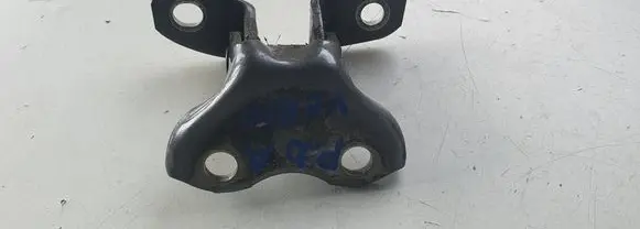 Toyota Verso Front door lower hinge 